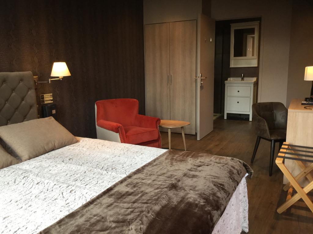 Hotel Du Commerce Montauban Exteriör bild